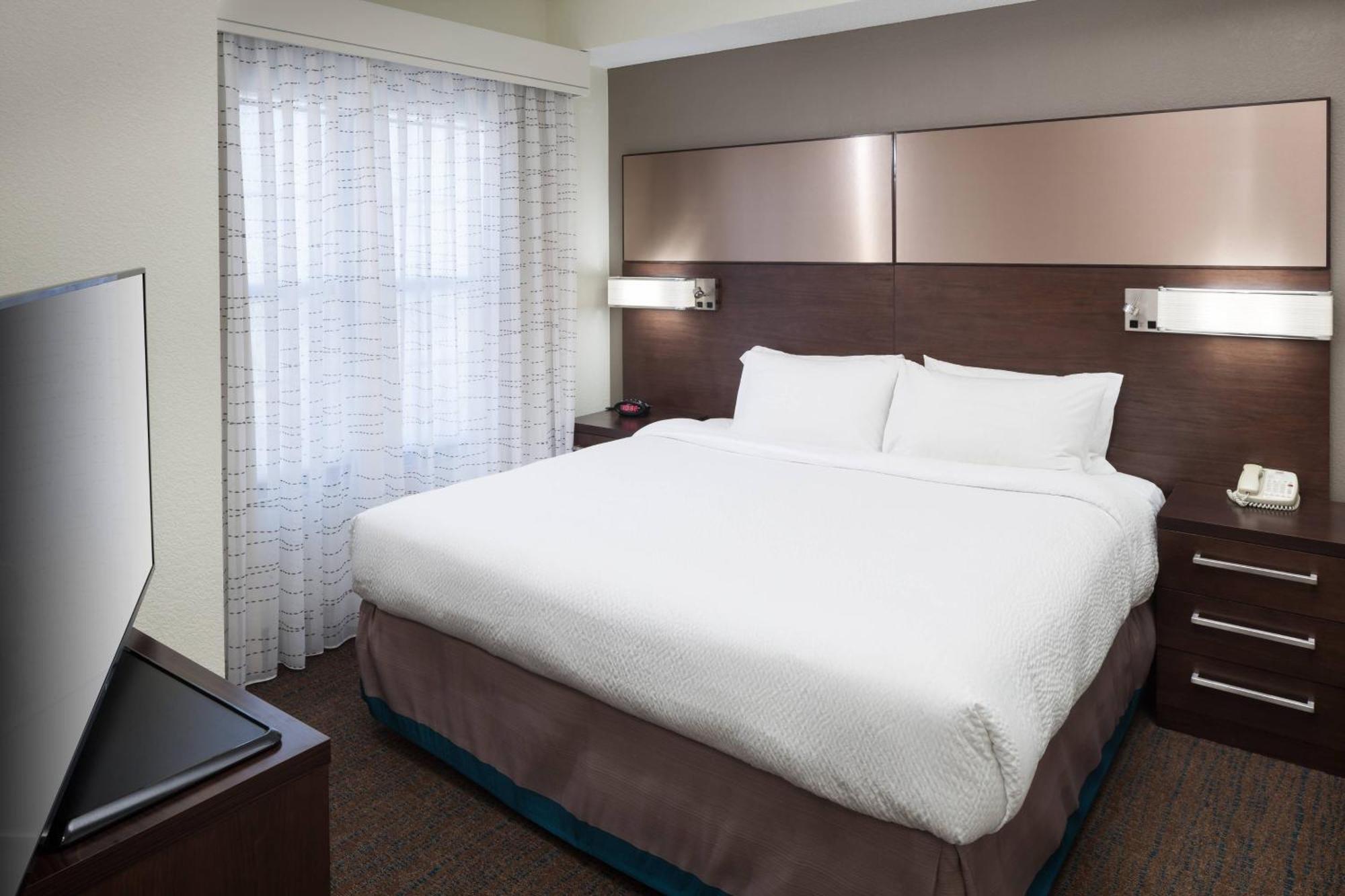 Residence Inn Kansas City Country Club Plaza Esterno foto