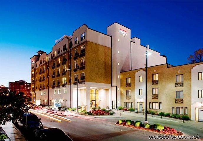 Residence Inn Kansas City Country Club Plaza Esterno foto